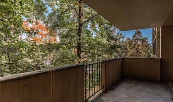 4141 N HENDERSON Rd 204, Arlington, VA 22203