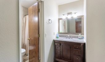 2616 W Hillside Dr, Anderson, CA 96007