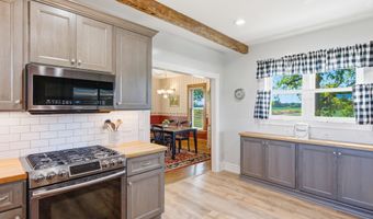 8011 Hollow Corners Rd, Almont, MI 48003