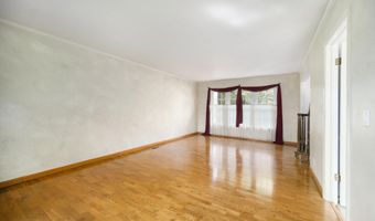 2225 Tilsby Ct, Ann Arbor, MI 48103