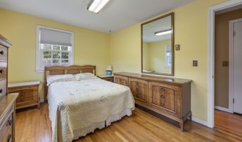 745 Rustic Ln, Cheshire, CT 06410