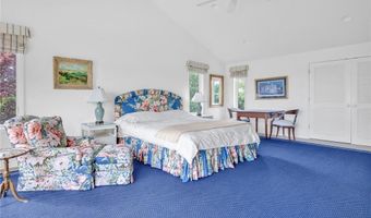 275 Boston Neck Rd, Narragansett, RI 02882