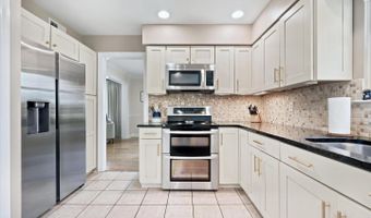 5 LINDEN SPRING Ln, Bear, DE 19701
