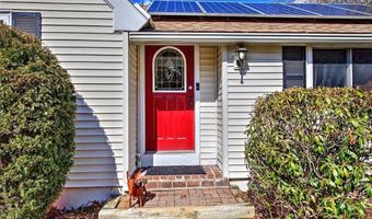 121 Jenckes Hill Rd, Lincoln, RI 02865