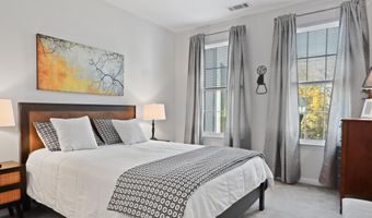 2465 ARMY NAVY Dr 1-203, Arlington, VA 22206