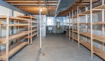925 Westrun Dr, Ballwin, MO 63021