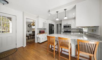 85 Lawton Rd, Canton, CT 06019