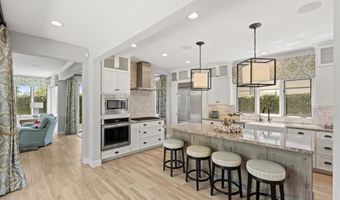 2340 Rue Des Chateaux, Carlsbad, CA 92008