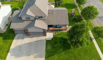 921 Longhorn Dr, Bismarck, ND 58503