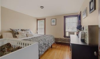 82 Van Zandt Ave, Newport, RI 02840