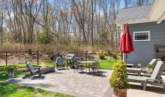 40 Lloyd Bowen Ct, Glocester, RI 02814