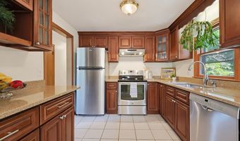 5 Nelson St, Attleboro, MA 02703