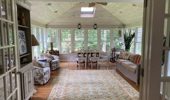 15 Royalwood Ct, Cheshire, CT 06410