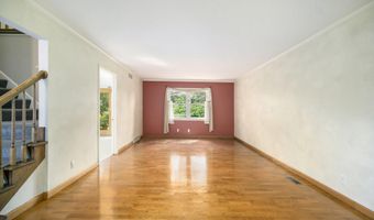 2225 Tilsby Ct, Ann Arbor, MI 48103