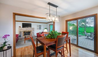 3025 Woods Creek Ln, Algonquin, IL 60102