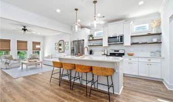 569 CEDARBROOK Dr, Auburn, AL 36830