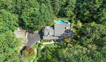 15 Queens Ln, Darien, CT 06820
