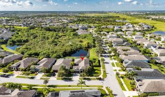 6903 Crestpoint Dr, Apollo Beach, FL 33572