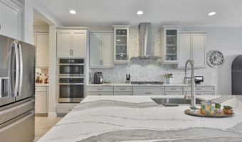 5379 EVERLONG Dr, Apollo Beach, FL 33572
