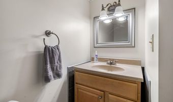 13 Birchwood Cir, Bedford, NH 03110