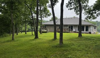3702 Round House Rd, Aurora, MO 65605