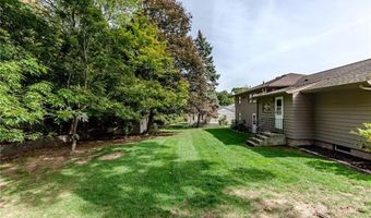 22 Whitewood Dr, Cranston, RI 02920