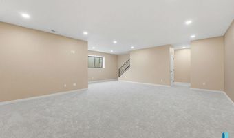 405 N Sunshine Ave, Brandon, SD 57005