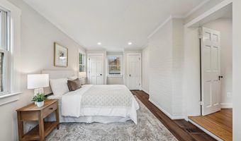 3801 LORCOM Ln N, Arlington, VA 22207