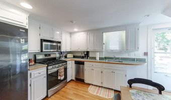 34 Catherine St A, Newport, RI 02840