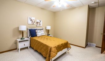 2107 SE Crystal Ave, Aberdeen, SD 57401