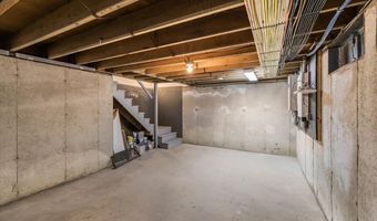 11 Strawberry Hill Rd, Bedford, NH 03110