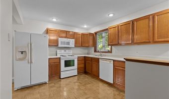 26 Channing St, Newport, RI 02840