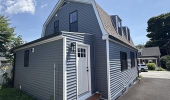 11 Boylston St, Acushnet, MA 02743