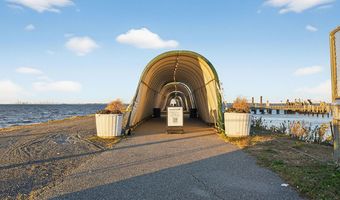 8 E Garfield Ave, Atlantic Highlands, NJ 07716