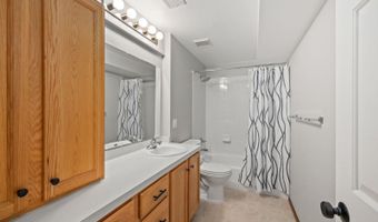 618 OAKHURST Dr, Cheyenne, WY 82009