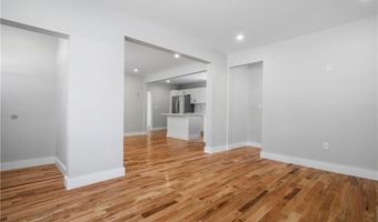 1008 Toll Gate Rd, Warwick, RI 02886