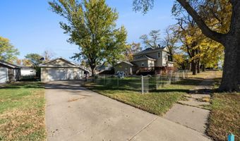 500 W Spruce St, Beresford, SD 57004