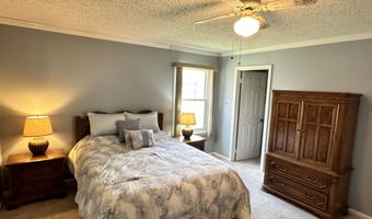 21 Dogwood Dr, Barnegat, NJ 08005