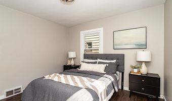 228 Hilltop Rd, Ames, IA 50014