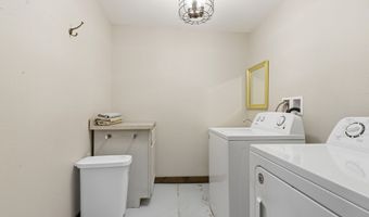 1006 NE 28th Ave, Aberdeen, SD 57401