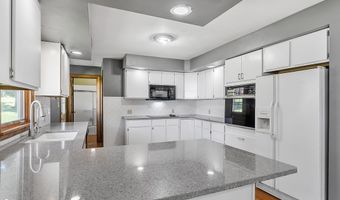 802 N Railroad St, Ainsworth, IA 52201