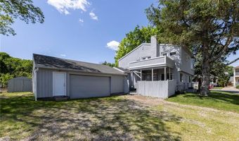 16 Courtway St, Narragansett, RI 02882