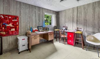 56 Meadowbrook Country Club Est, Ballwin, MO 63011