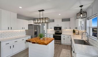 1077 GOLDEN RANGE, Burns, WY 82053