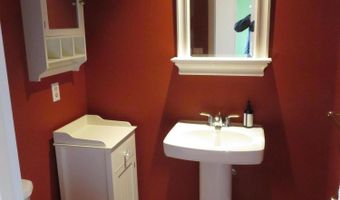 2134 Overlook Ct, Ann Arbor, MI 48103