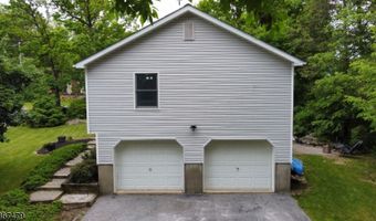 37 Evergreen Rd, Alloway, NJ 07461