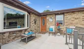 2151 332nd Ave, Dyersville, IA 52040