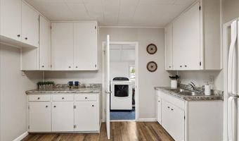 617 W 24TH St, Cheyenne, WY 82001