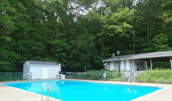 707 Timber Ln 707, Canton, CT 06019