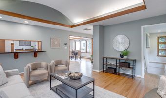8604 TOBIN Rd, Annandale, VA 22003